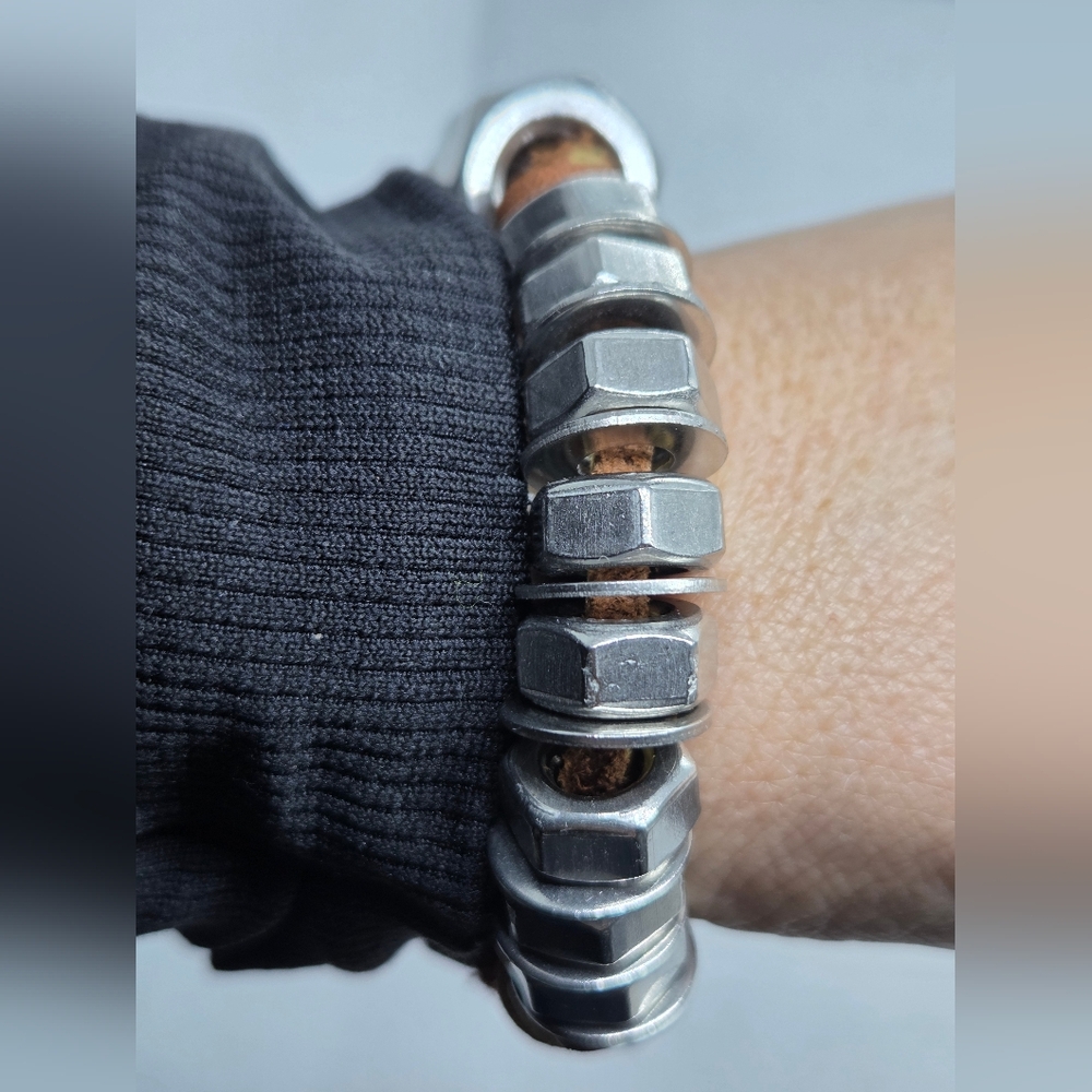 GiuliA Creations A Chunky Silver Nuts and Brown Leather Bracelet - Picture 9 of 9